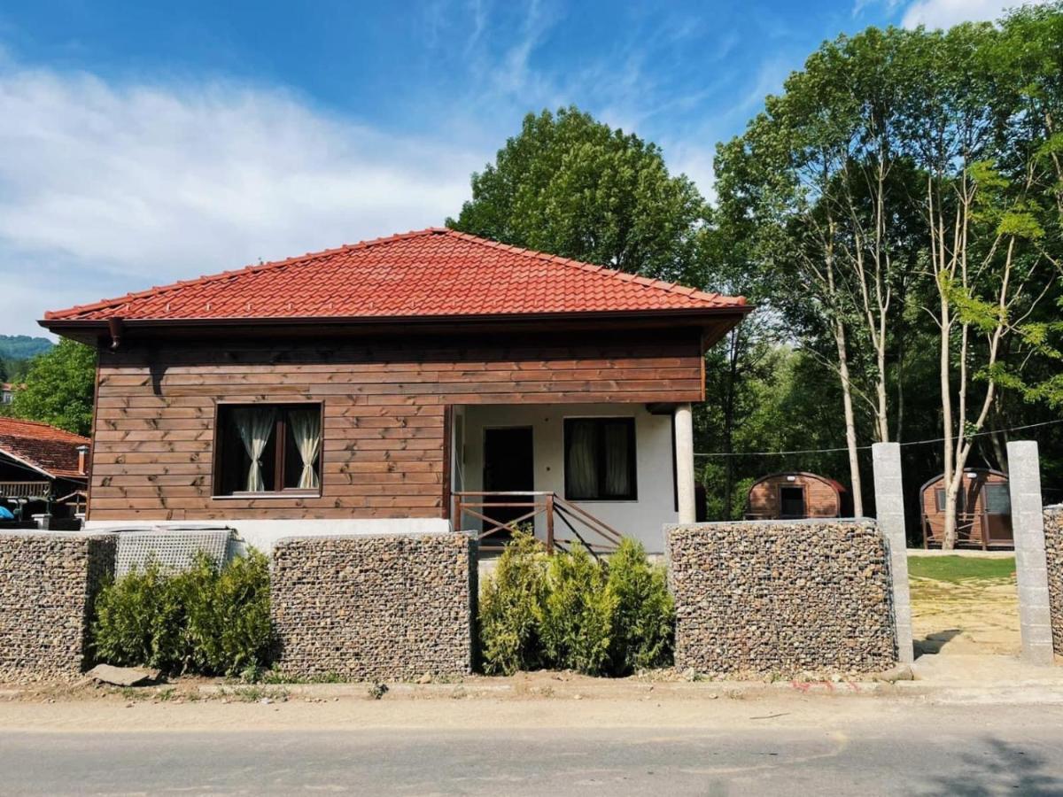 Карамановите Къщи Apriltsi  Exterior photo