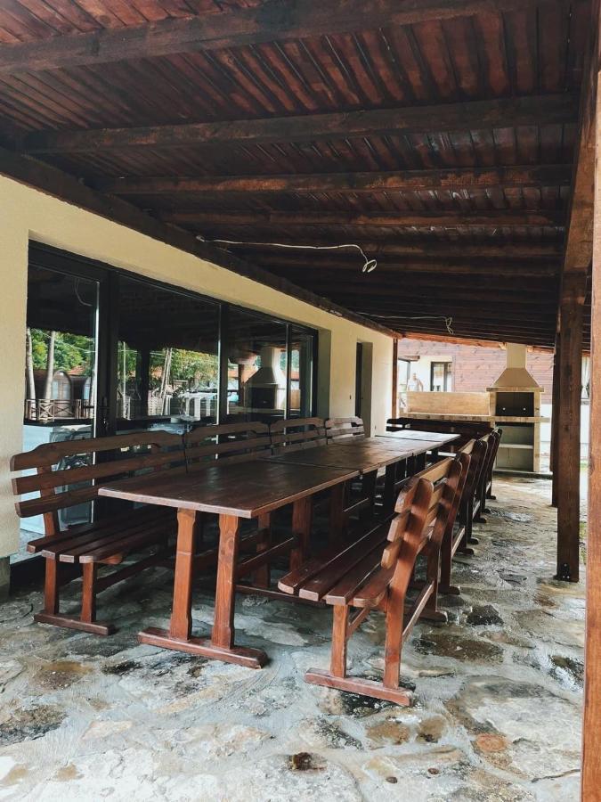 Карамановите Къщи Apriltsi  Exterior photo