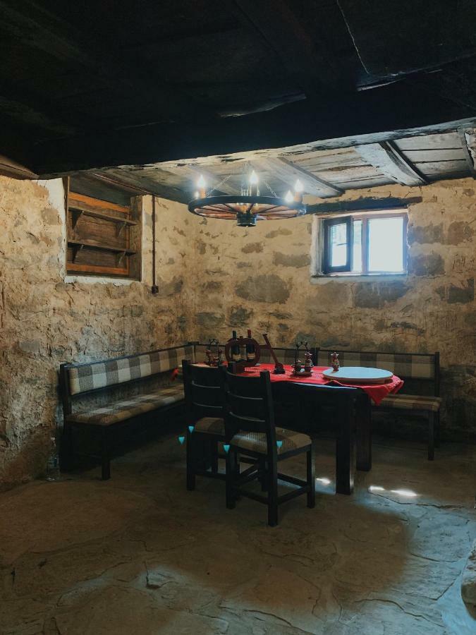 Карамановите Къщи Apriltsi  Exterior photo