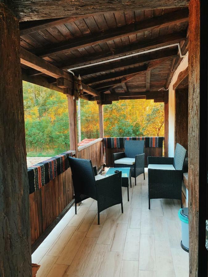 Карамановите Къщи Apriltsi  Exterior photo
