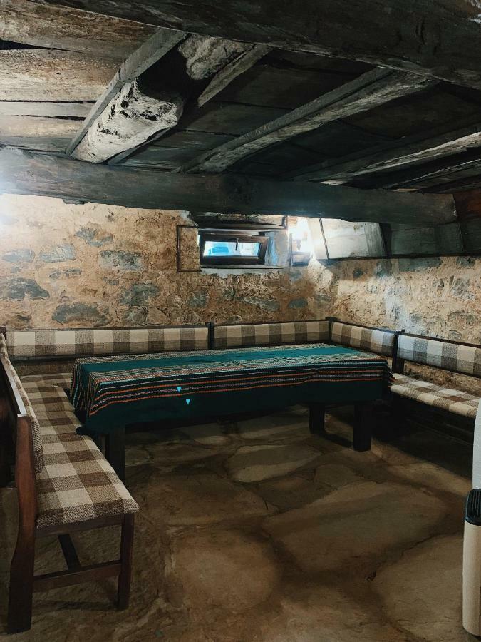 Карамановите Къщи Apriltsi  Exterior photo